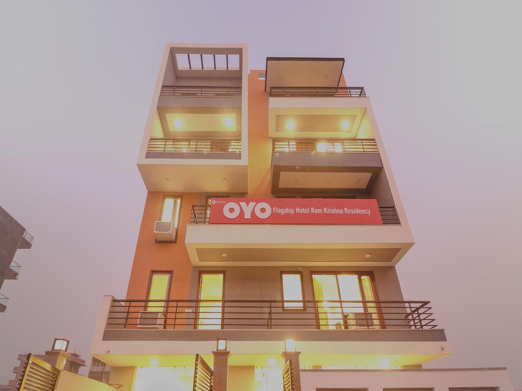 ホテル Oyo フラグシップ 23252 ニア アルテミス ホスピタル グルガウン エクステリア 写真